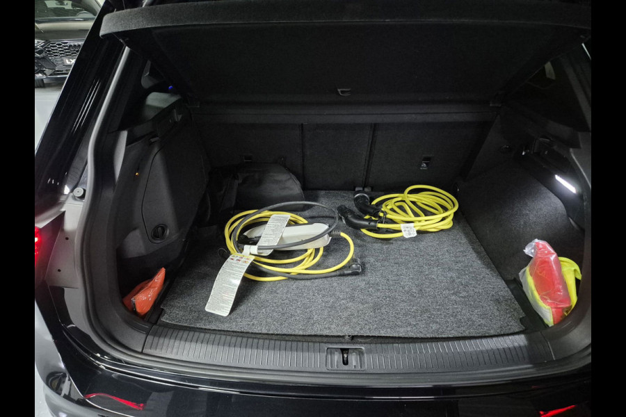 Volkswagen Tiguan 1.4 TSI eHybrid R-Line Business+ | Navi | Clima | Pano | Camera | Stoelverwarming |