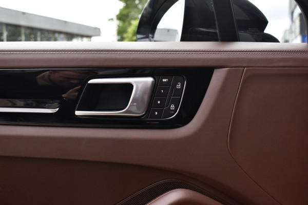 Porsche Cayenne Coupé 3.0 E-Hybrid 462pk Platinum Edition SportDesign | Panorama | Bose | Trekhaak elektr. | Stoelventilatie | 21'' Wielen |