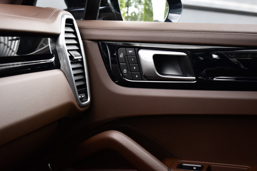 Porsche Cayenne Coupé 3.0 E-Hybrid 462pk Platinum Edition SportDesign | Panorama | Bose | Trekhaak elektr. | Stoelventilatie | 21'' Wielen |