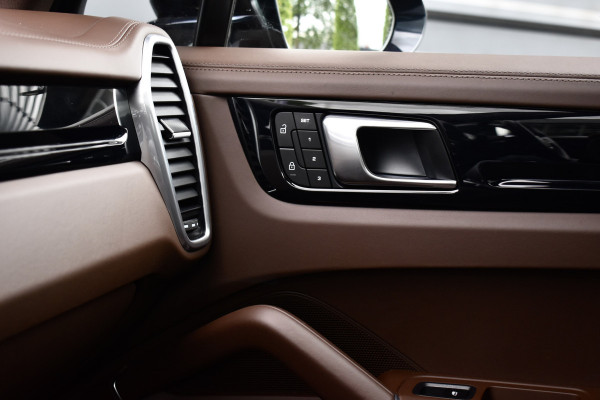 Porsche Cayenne Coupé 3.0 E-Hybrid 462pk Platinum Edition SportDesign | Panorama | Bose | Trekhaak elektr. | Stoelventilatie | 21'' Wielen |