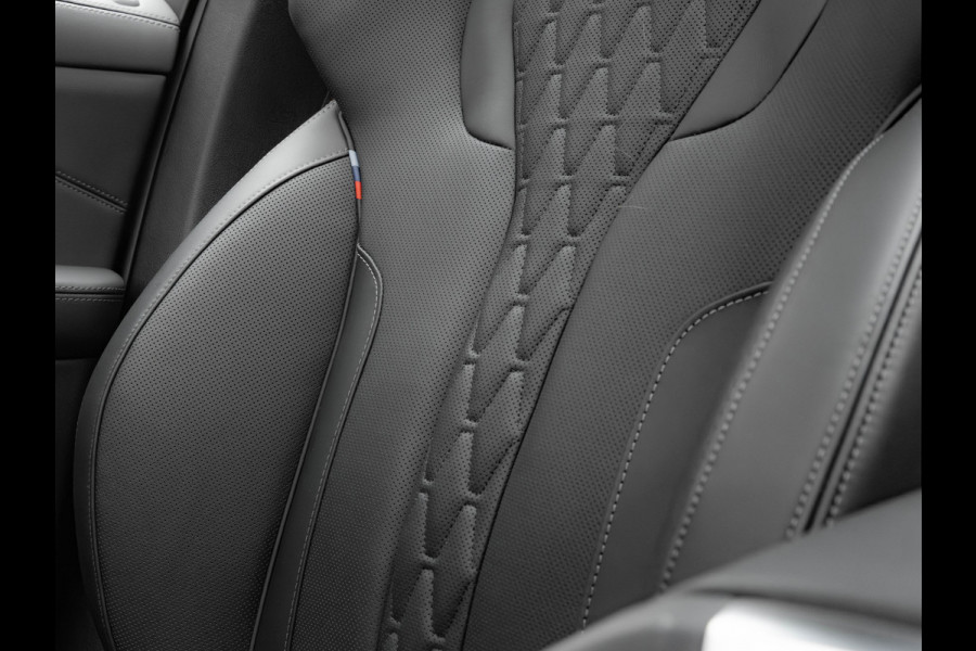 BMW X5 xDrive50e M-Sport Pro - M-Zetels - Ventilatie+Massagezetels - Active Steering