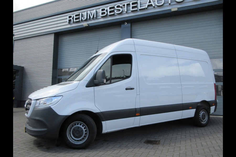Mercedes-Benz Sprinter 215cdi, L2H2, Automaat, Airco, Camera, Navigatie, 3-Zits, Trekhaak.