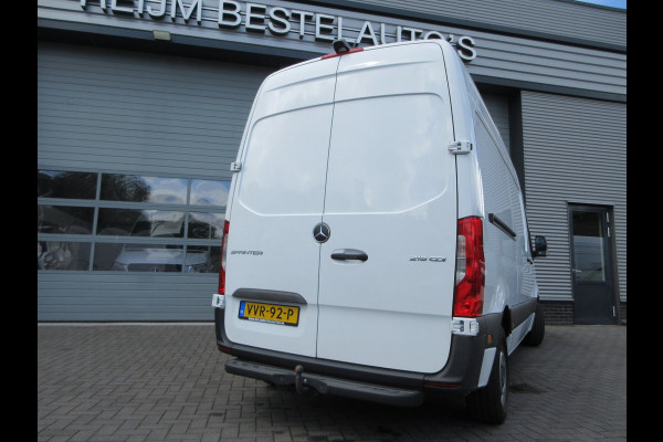 Mercedes-Benz Sprinter 215cdi, L2H2, Automaat, Airco, Camera, Navigatie, 3-Zits, Trekhaak.