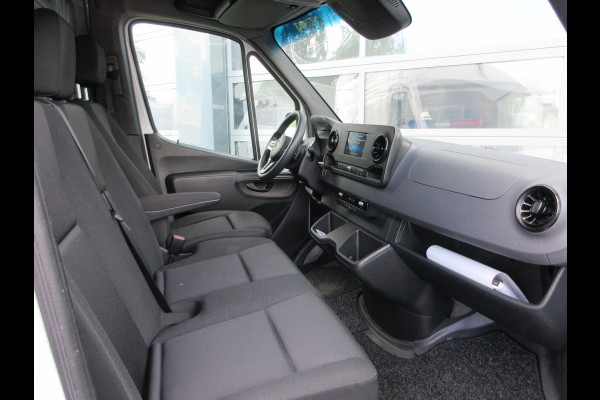 Mercedes-Benz Sprinter 215cdi, L2H2, Automaat, Airco, Camera, Navigatie, 3-Zits, Trekhaak.