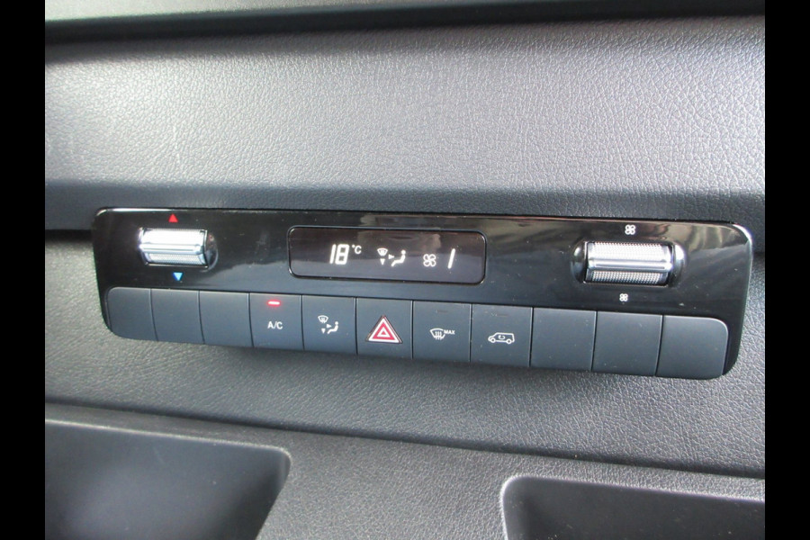 Mercedes-Benz Sprinter 215cdi, L2H2, Automaat, Airco, Camera, Navigatie, 3-Zits, Trekhaak.