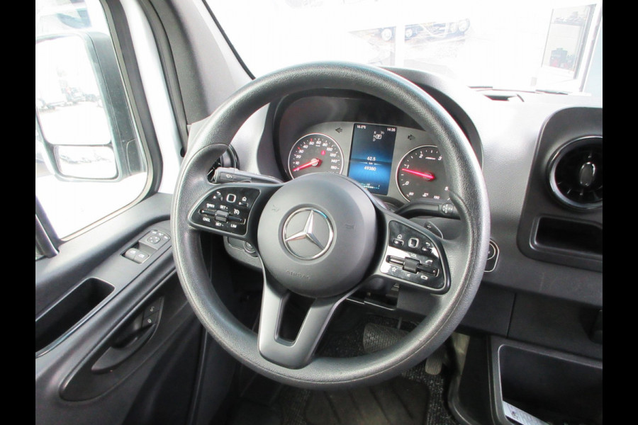 Mercedes-Benz Sprinter 215cdi, L2H2, Automaat, Airco, Camera, Navigatie, 3-Zits, Trekhaak.