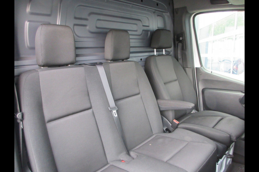 Mercedes-Benz Sprinter 215cdi, L2H2, Automaat, Airco, Camera, Navigatie, 3-Zits, Trekhaak.