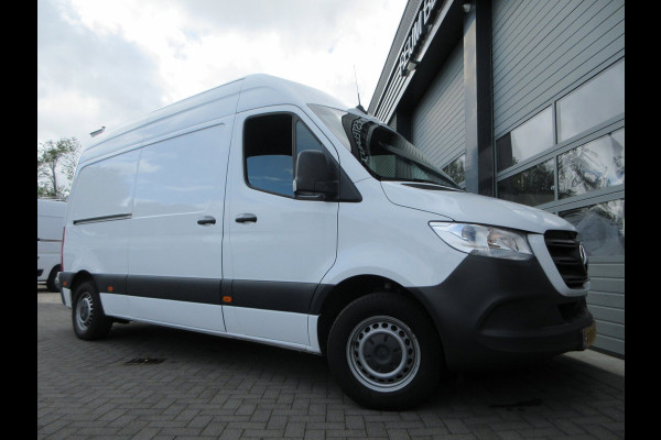Mercedes-Benz Sprinter 215cdi, L2H2, Automaat, Airco, Camera, Navigatie, 3-Zits, Trekhaak.