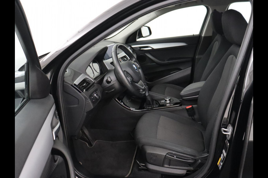 BMW X2 xDrive25e Executive | SOH 88% | Camera | Navigatie | Full LED | Park Assist | Climate control | Bluetooth | Cruise control | 18'' lichtmetalen velgen | PHEV | Plug In