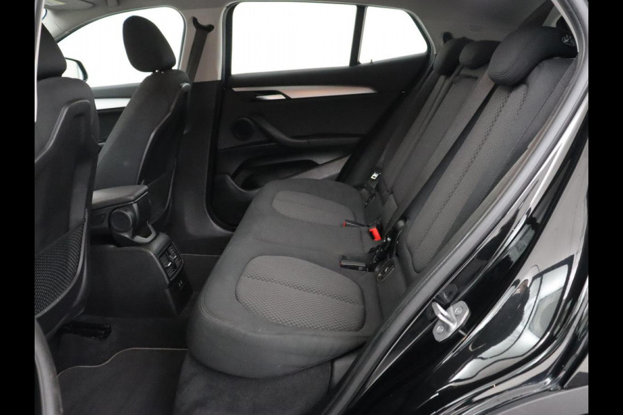 BMW X2 xDrive25e Executive | SOH 88% | Camera | Navigatie | Full LED | Park Assist | Climate control | Bluetooth | Cruise control | 18'' lichtmetalen velgen | PHEV | Plug In