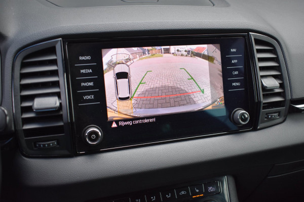 Škoda Karoq 1.5 TSI ACT Sportline | CAMERA | NAP | STOELVERWARMING | APPLE CARPLAY | ANDROID AUTO