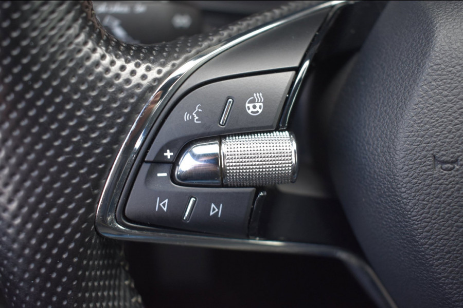 Škoda Karoq 1.5 TSI ACT Sportline | CAMERA | NAP | STOELVERWARMING | APPLE CARPLAY | ANDROID AUTO