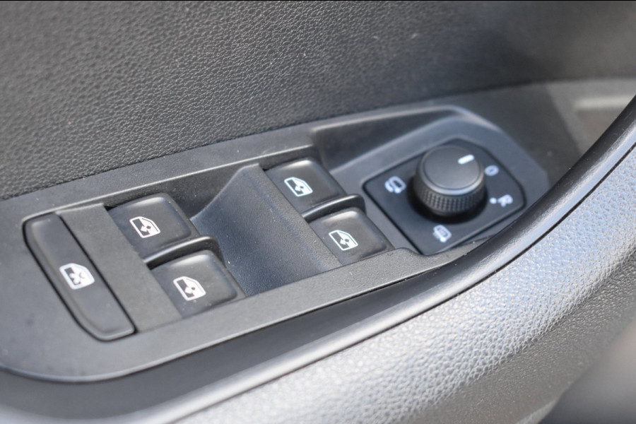 Škoda Karoq 1.5 TSI ACT Sportline | CAMERA | NAP | STOELVERWARMING | APPLE CARPLAY | ANDROID AUTO