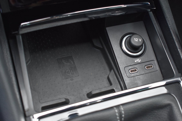 Škoda Karoq 1.5 TSI ACT Sportline | CAMERA | NAP | STOELVERWARMING | APPLE CARPLAY | ANDROID AUTO