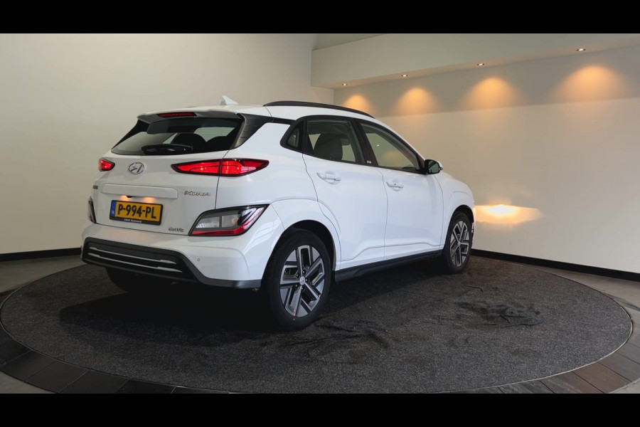 Hyundai Kona EV Comfort 39 kWh - Verwarmde stoelen | Digitaal dashboard | Hill hold functie |