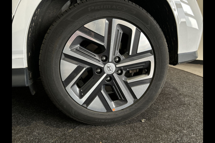 Hyundai Kona EV Comfort 39 kWh - Verwarmde stoelen | Digitaal dashboard | Hill hold functie |
