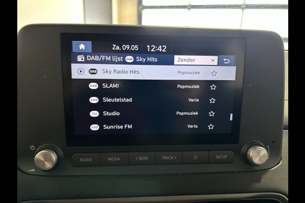 Hyundai Kona EV Comfort 39 kWh - Verwarmde stoelen | Digitaal dashboard | Hill hold functie |