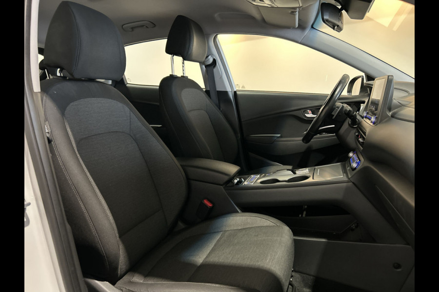 Hyundai Kona EV Comfort 39 kWh - Verwarmde stoelen | Digitaal dashboard | Hill hold functie |
