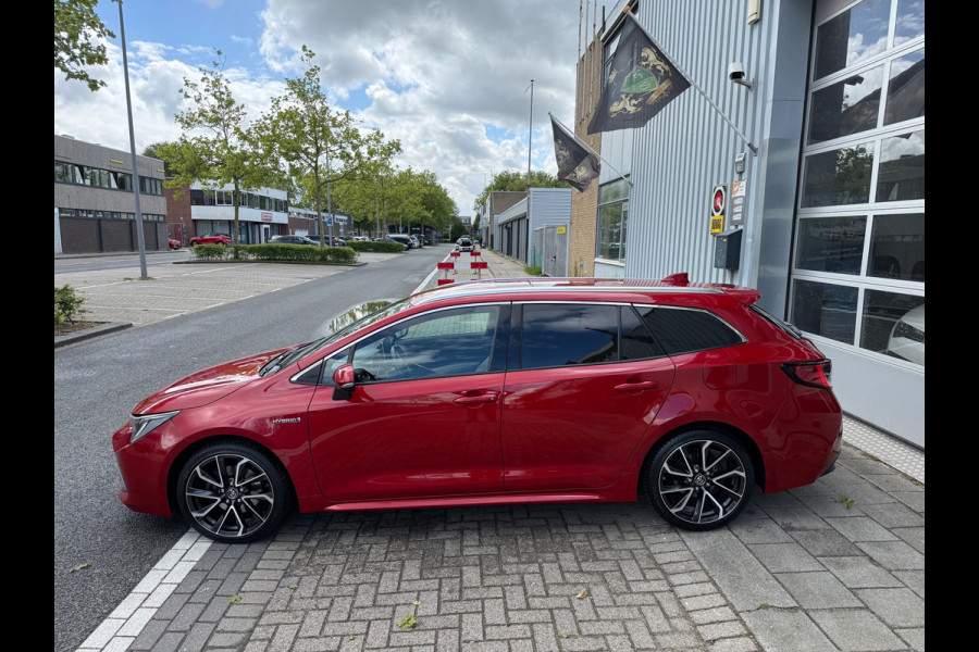 Toyota Corolla Touring Sports 2.0 Hybrid CAM/LMV18/NAVI/LEER