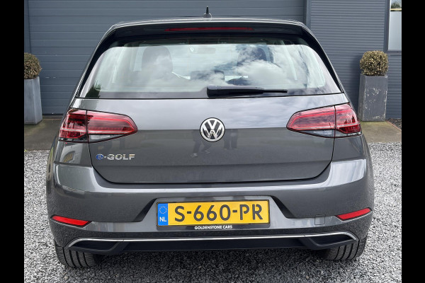 Volkswagen e-Golf e-Golf 1e Eigenaar,SOH % 84.64,Navi,Camera,Draadloos Opladen,Dealer Onderhouden,Clima,Adaptief Cruise,Carplay,Lm velgen,Apk tot 04-2027