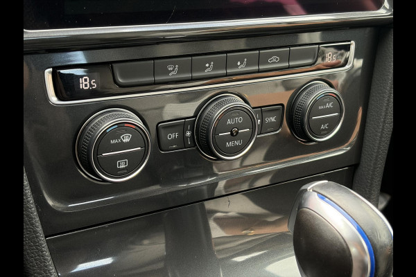 Volkswagen e-Golf e-Golf 1e Eigenaar,SOH % 84.64,Navi,Camera,Draadloos Opladen,Dealer Onderhouden,Clima,Adaptief Cruise,Carplay,Lm velgen,Apk tot 04-2027