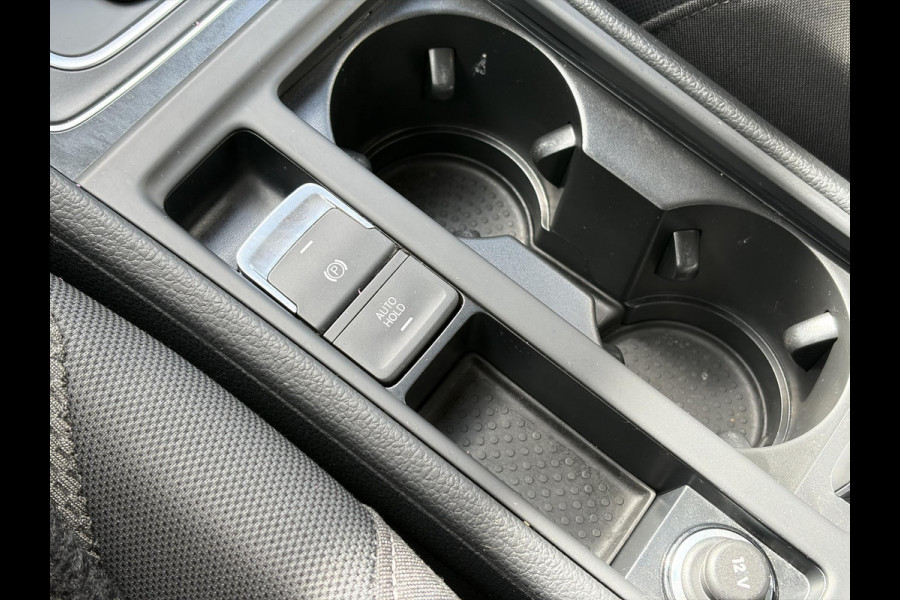 Volkswagen e-Golf e-Golf 1e Eigenaar,SOH % 84.64,Navi,Camera,Draadloos Opladen,Dealer Onderhouden,Clima,Adaptief Cruise,Carplay,Lm velgen,Apk tot 04-2027