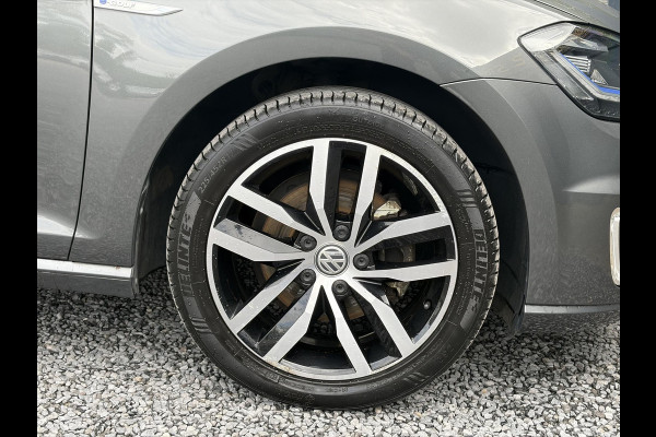 Volkswagen e-Golf e-Golf 1e Eigenaar,SOH % 84.64,Navi,Camera,Draadloos Opladen,Dealer Onderhouden,Clima,Adaptief Cruise,Carplay,Lm velgen,Apk tot 04-2027