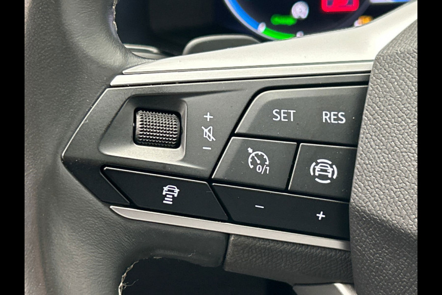Seat Leon Sportstourer 1.4 TSI eHybrid PHEV Xcellence | Pano/Dak | Virtual/Cockpit | Camera | Stoelverwarming