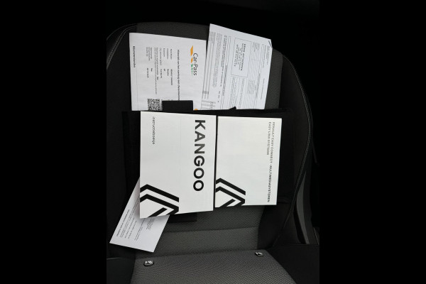 Renault Kangoo TCe 130 EDC Equilibre Navi / P-sensoren / Cruise control / Trekhaak / Dakrails