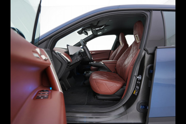 BMW iX xDrive40 High Executive 77 kWh [ 3-Fase ] {SOH-100%} (INCL.BTW) *HEAD-UP | LEATHER | TOP-VIEW | FULL-LED | MEMORY-PACK | HARMAN/KARDON | BLINDSPOT | WIDESCREEN-COCKPIT | HEATED-COMOFRTSEATS | DAB | AMBIENT-LIGHT | NAVI-FULLMAP | TOWBAR | 21''AL