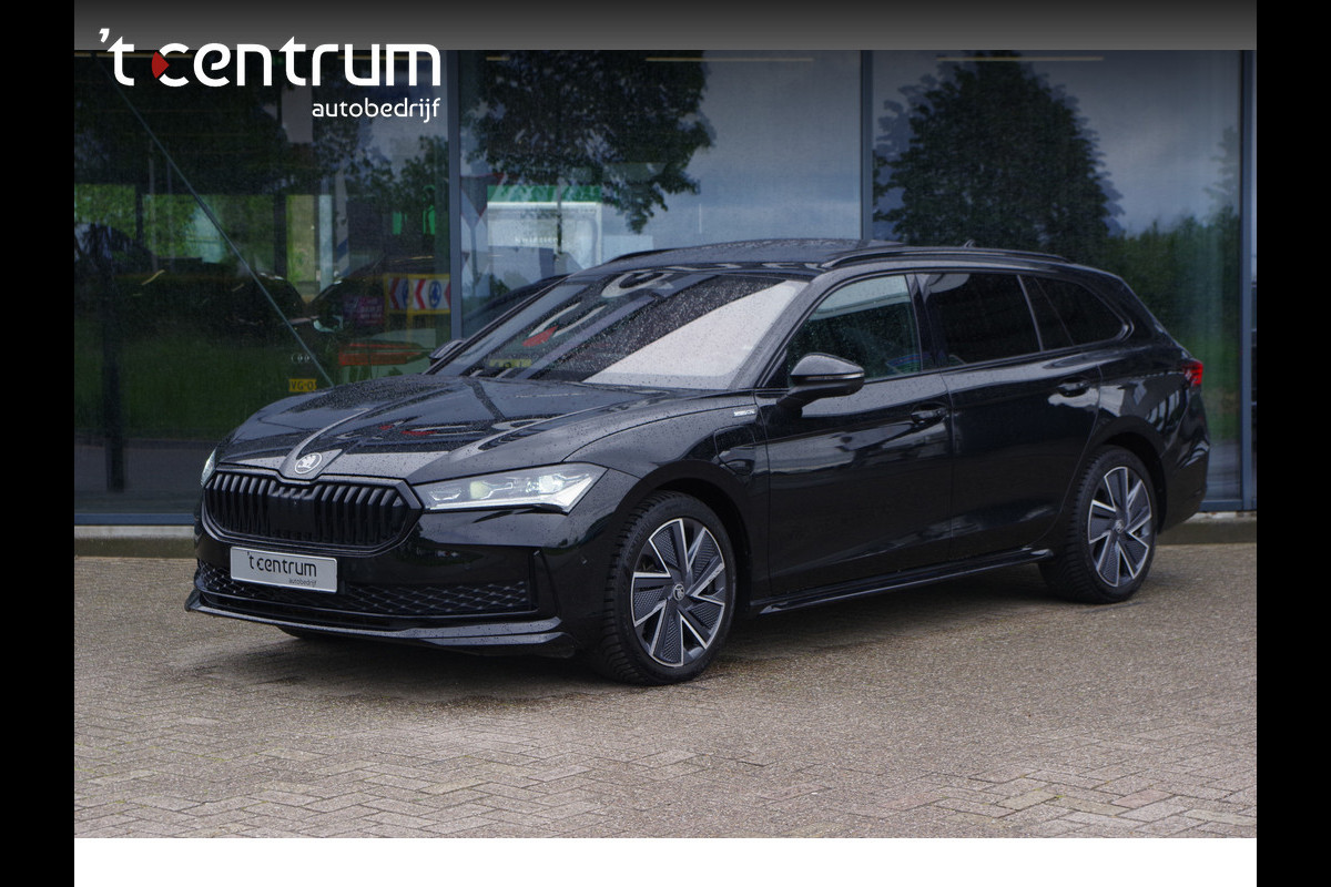 Škoda Superb Combi 1.5 TSI PHEV 204 PK Sportline, Panoramadak, Trekhaak, Head-Up Display