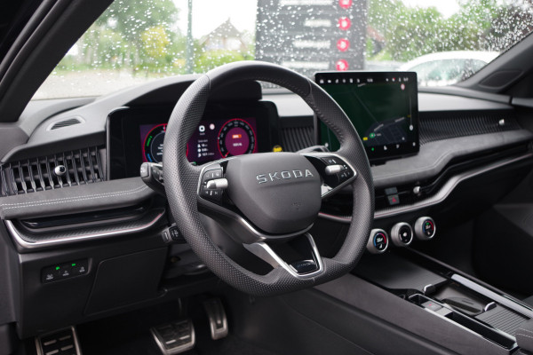 Škoda Superb Combi 1.5 TSI PHEV 204 PK Sportline, Panoramadak, Trekhaak, Head-Up Display