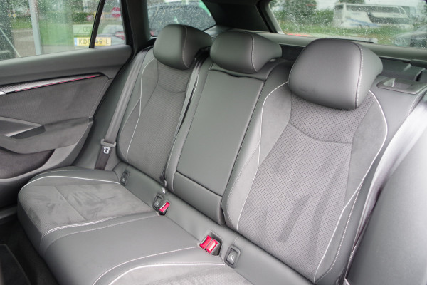 Škoda Superb Combi 1.5 TSI PHEV 204 PK Sportline, Panoramadak, Trekhaak, Head-Up Display