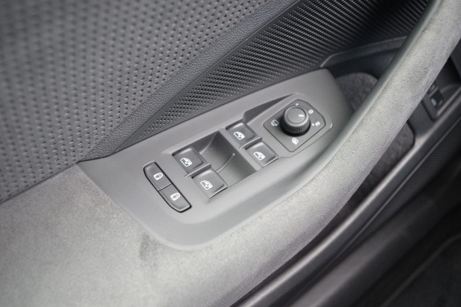Škoda Superb Combi 1.5 TSI PHEV 204 PK Sportline, Panoramadak, Trekhaak, Head-Up Display