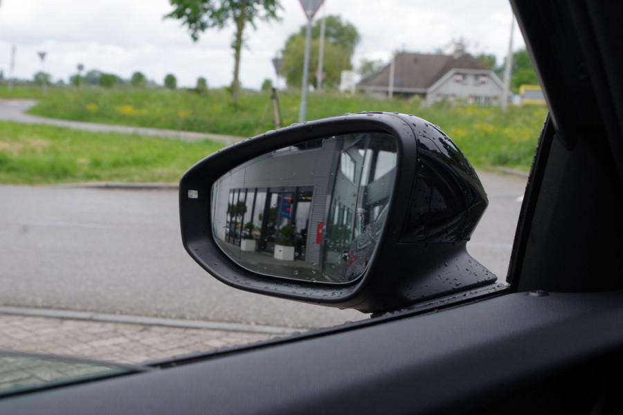 Škoda Superb Combi 1.5 TSI PHEV 204 PK Sportline, Panoramadak, Trekhaak, Head-Up Display