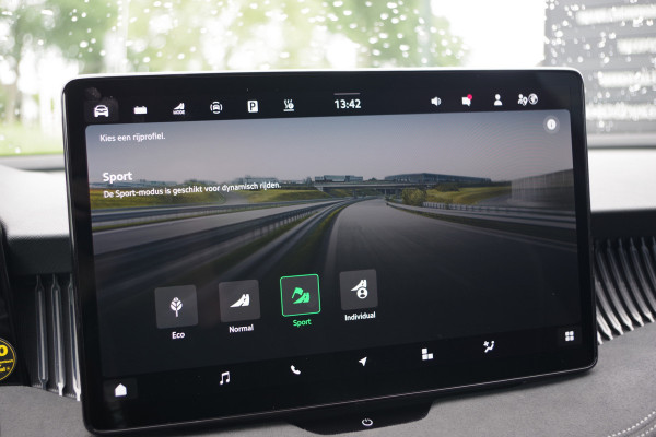 Škoda Superb Combi 1.5 TSI PHEV 204 PK Sportline, Panoramadak, Trekhaak, Head-Up Display