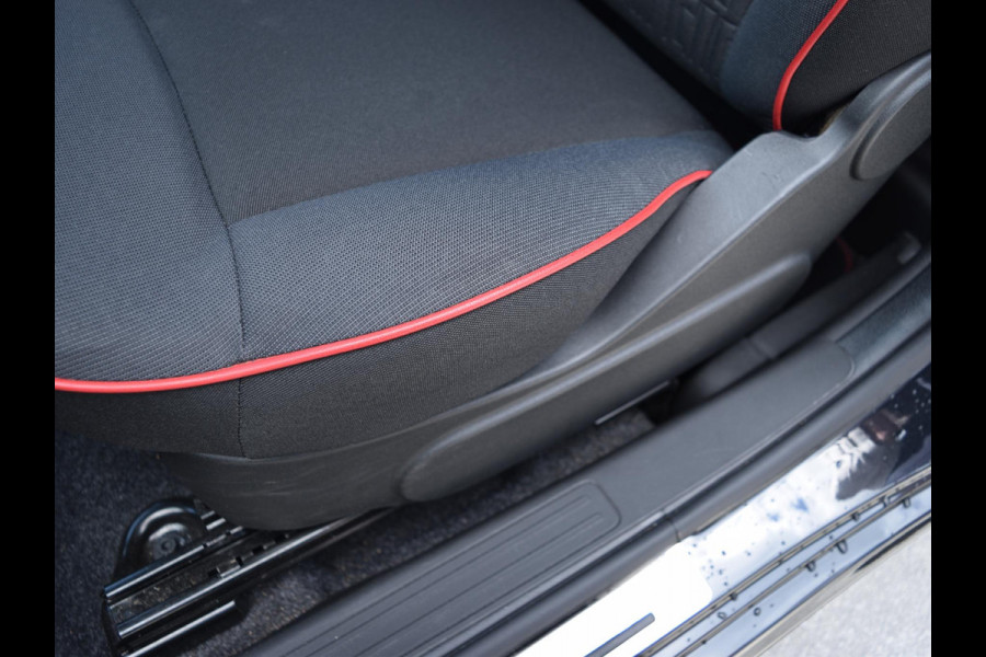 Fiat 500C 1.0 Hybrid RED CABRIO | CAMERA | AIRCO | LICHTMETALEN VELGEN | 18.646 km!