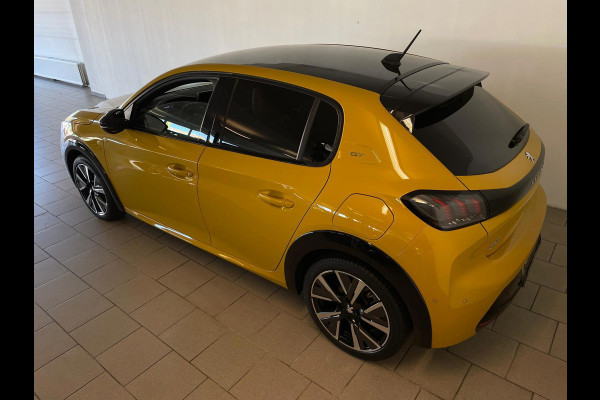 Peugeot 208 1.2 PureTech GT AIRCO NAVI CRUISE BLUETOOTH APPLE CARPLAY VELGEN METALLIC LAK ZEER NETTE AUTO