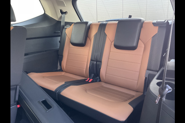 Volkswagen TERAMONT 7-Peroons 3.6 VR6 277pk 7-Pers Pano Memory Stoelverw+Ventilatie 360° Leer BOMVOL!