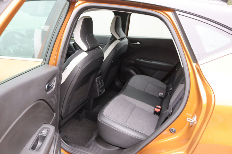 Renault Captur 1.0 TCe 90PK Intens Gr.-navigatie/Stoel-stuurverwarming/Camera/Navigatie/Parkeerhulp