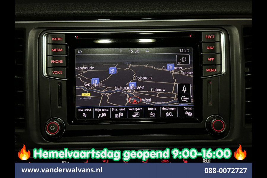 Volkswagen Transporter 2.0 TDI 204pk Automaat L2H1 Dubbele cabine Euro6 Airco | 2x Zijdeur | Leder | Navigatie | Camera | LED | Trekhaak | LM Velgen |  Cruisecontrol, Android Auto, Stoelverwarming, Verwarmde Voorruit, Parkeersensoren, panoramadak, 5-zits