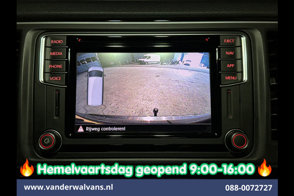Volkswagen Transporter 2.0 TDI 204pk Automaat L2H1 Dubbele cabine Euro6 Airco | 2x Zijdeur | Leder | Navigatie | Camera | LED | Trekhaak | LM Velgen |  Cruisecontrol, Android Auto, Stoelverwarming, Verwarmde Voorruit, Parkeersensoren, panoramadak, 5-zits