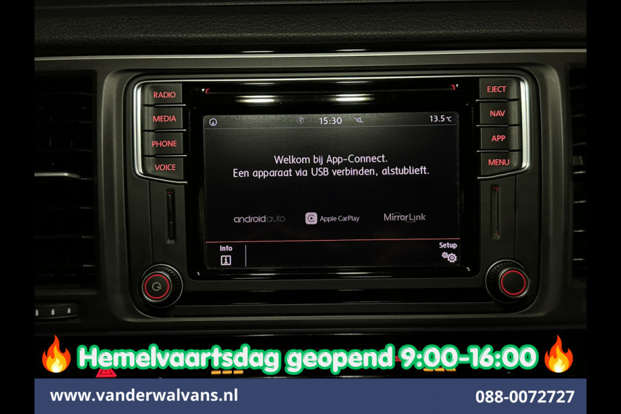 Volkswagen Transporter 2.0 TDI 204pk Automaat L2H1 Dubbele cabine Euro6 Airco | 2x Zijdeur | Leder | Navigatie | Camera | LED | Trekhaak | LM Velgen |  Cruisecontrol, Android Auto, Stoelverwarming, Verwarmde Voorruit, Parkeersensoren, panoramadak, 5-zits