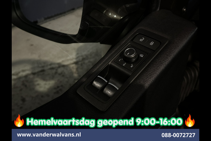 Volkswagen Transporter 2.0 TDI 204pk Automaat L2H1 Dubbele cabine Euro6 Airco | 2x Zijdeur | Leder | Navigatie | Camera | LED | Trekhaak | LM Velgen |  Cruisecontrol, Android Auto, Stoelverwarming, Verwarmde Voorruit, Parkeersensoren, panoramadak, 5-zits