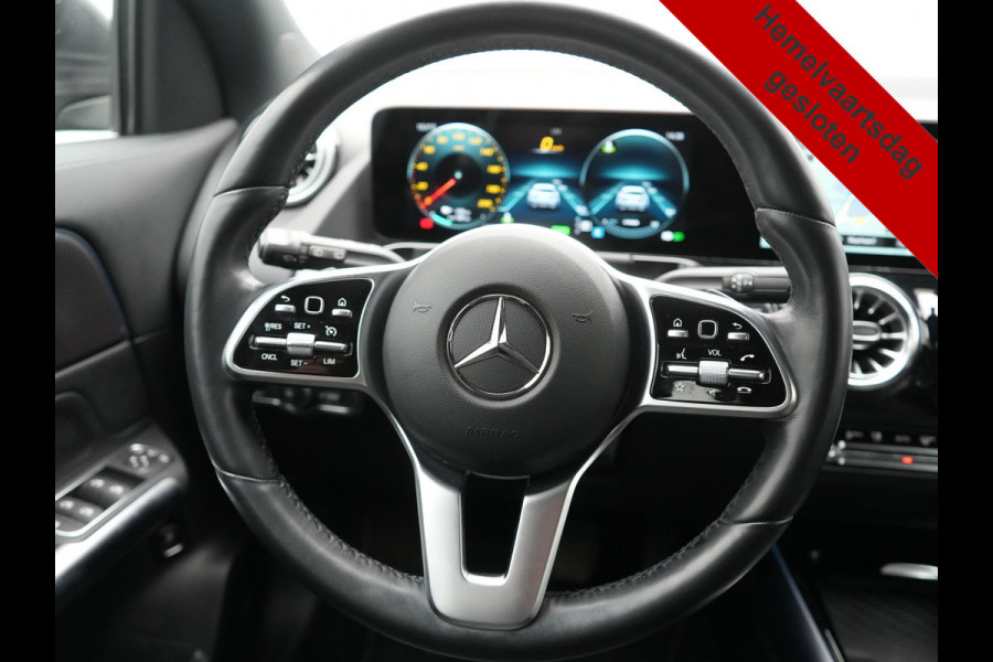 Mercedes-Benz EQA 250 Business Line 66 kWh 191pk Dealer O.H. | Panodak | MBUX Widescreen Navi | Camera | Stoelen & Stuur Verwarmd | Keyless | Blis | Apple Carplay | Sfeerverlichting | Park Assist | Navigatie | DAB | 18''L.M. |