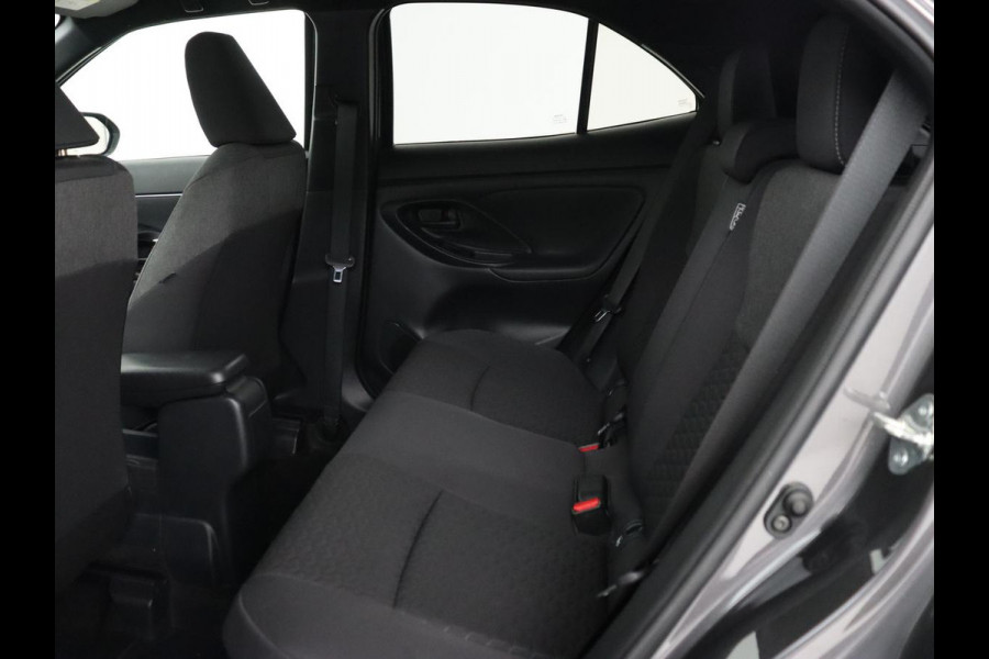 Toyota Yaris Cross 1.5 Hybrid Business Plus | Adaptive cruise | Carplay | Navigatie | Keyless | Full LED | Camera | Climate control | Bluetooth | DAB | Getint glas