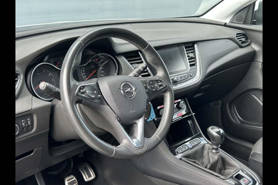 Opel Grandland X BWJ 2020 | 1.2T 131PK Bus Executive | TREKHAAK | CLIMA | CARPLAY | NAVIGATIE | PDC 2X | LICHTMETAAL |