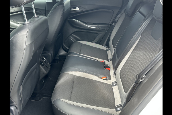 Opel Grandland X BWJ 2020 | 1.2T 131PK Bus Executive | TREKHAAK | CLIMA | CARPLAY | NAVIGATIE | PDC 2X | LICHTMETAAL |