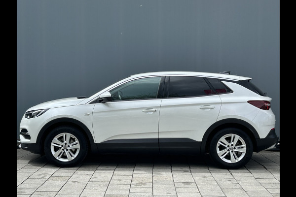 Opel Grandland X BWJ 2020 | 1.2T 131PK Bus Executive | TREKHAAK | CLIMA | CARPLAY | NAVIGATIE | PDC 2X | LICHTMETAAL |