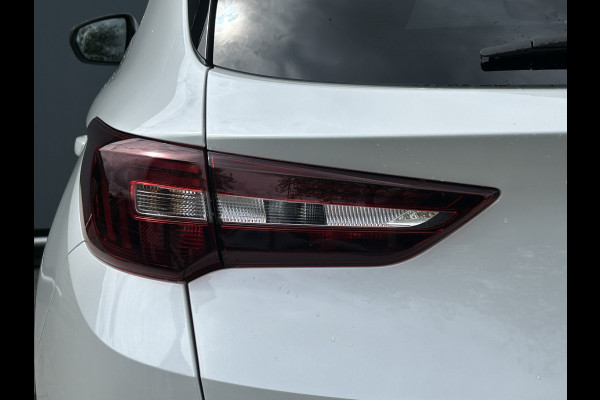 Opel Grandland X BWJ 2020 | 1.2T 131PK Bus Executive | TREKHAAK | CLIMA | CARPLAY | NAVIGATIE | PDC 2X | LICHTMETAAL |